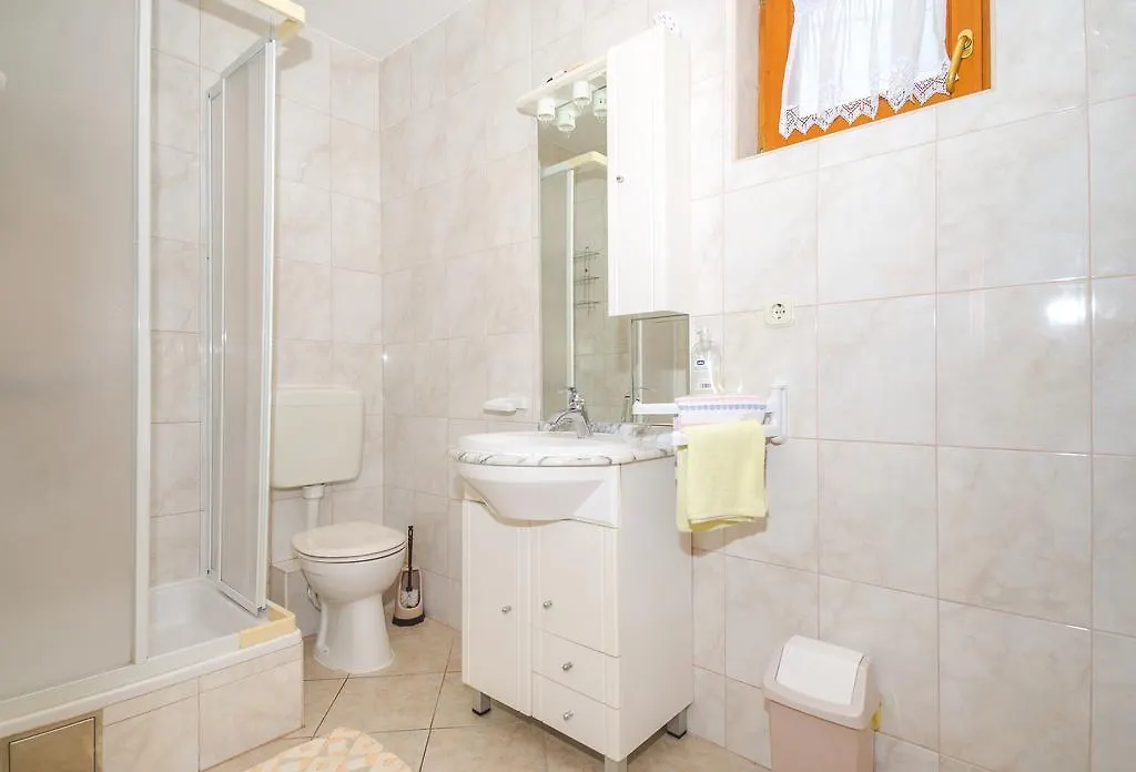 טרוגיר Apartments Cvita Sucic